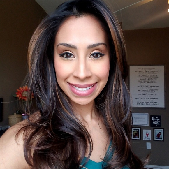 Meet your Posher, Areli - Picture 2 of 2